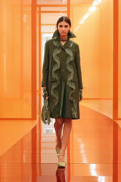 Look 24